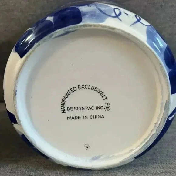 Pair of Hand Painted Blue & White Grapes & Vines Canisters + Lid - Picture 6 of 6